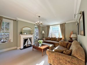 Sitting Room- click for photo gallery